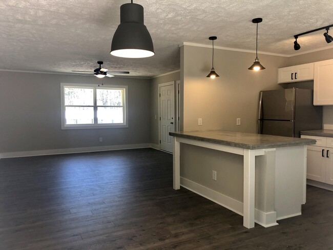 Foto del edificio - 503 Longleaf Rd