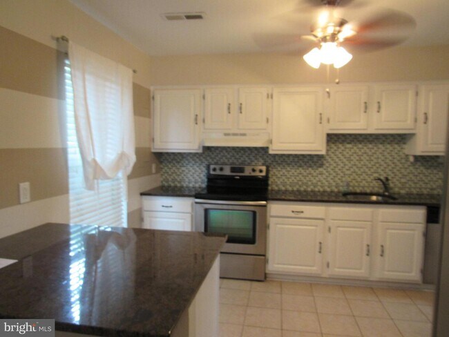 Building Photo - 248 Cricklewood Cir