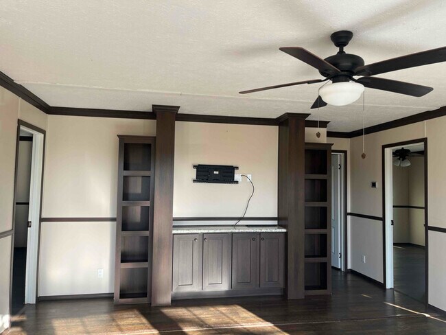 Foto del edificio - 7720 Hwy 2301