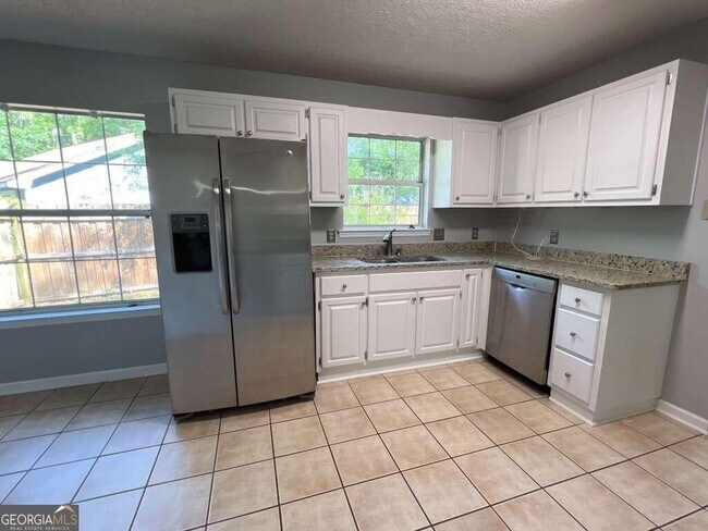 Building Photo - 108 Baytree Ct