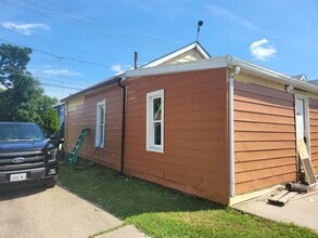Building Photo - 918 5th Ave