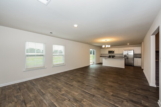 Building Photo - 131 King Buck Dr