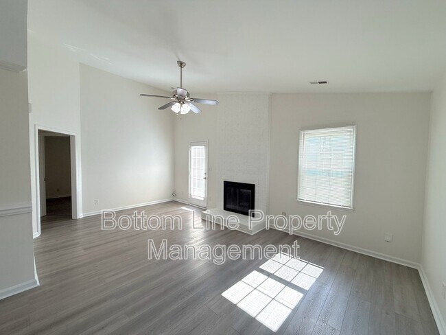 Foto del edificio - 4013 Inglehurst Dr