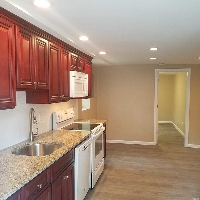 Foto del edificio - 792 Larkfield Rd
