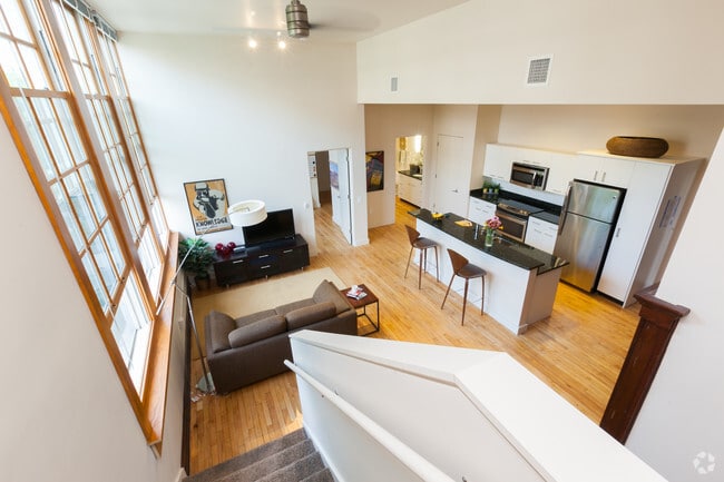Building Photo - Longfellow Lofts