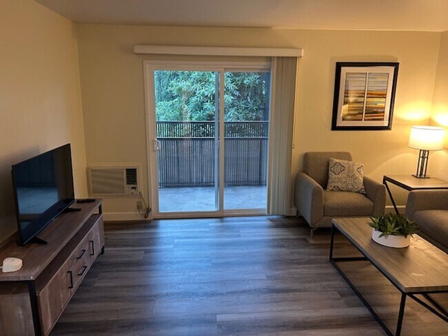Foto del edificio - 1005-1007 Ravenscourt Ave