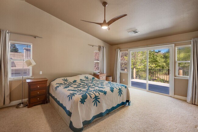 Foto del edificio - Spacious El Dorado Hills Home with 3-Car Garage, Solar, and Greenbelt Views!