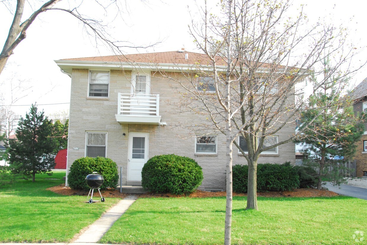 Building Photo - 4715 W Wells St