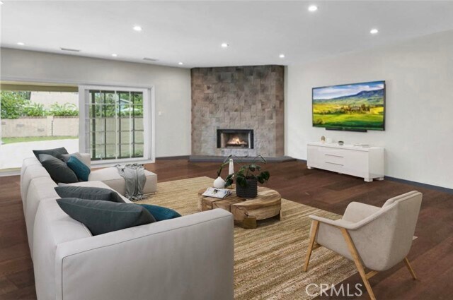 Foto del edificio - 23333 Canzonet St