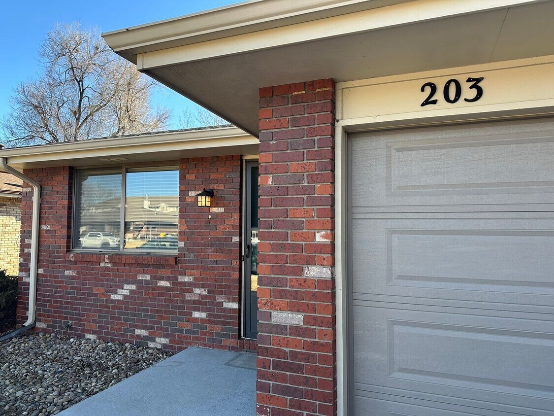 Primary Photo - Spacious Cozy Duplex Ready for you to Call...