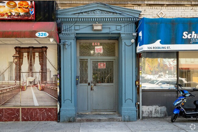 Entrada - 324-326 Roebling St