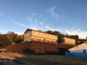 Building Photo - 445-449 NE West Ave