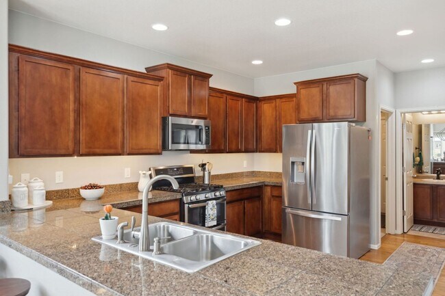 Building Photo - Spacious 4-Bedroom Home in Windshire Park