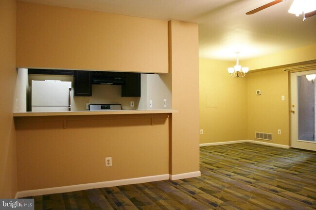 Building Photo - 1600 Berry Rose Ct