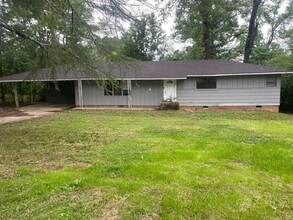 Building Photo - 2718 E Benwood Dr