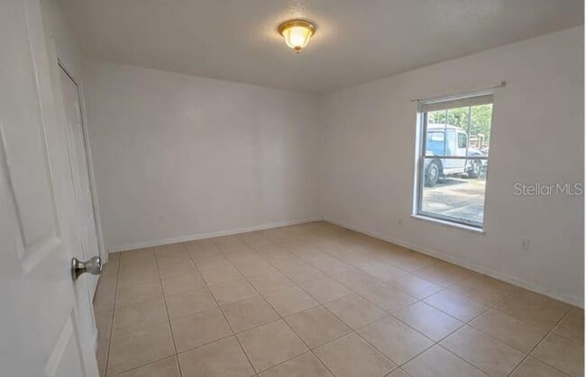 Building Photo - 627 Bluebill Ct