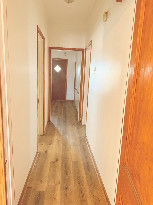 Building Photo - 1539 W 71st St