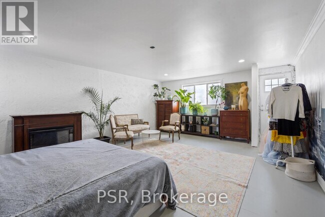 Photo du bâtiment - 1537 Eglinton Ave W