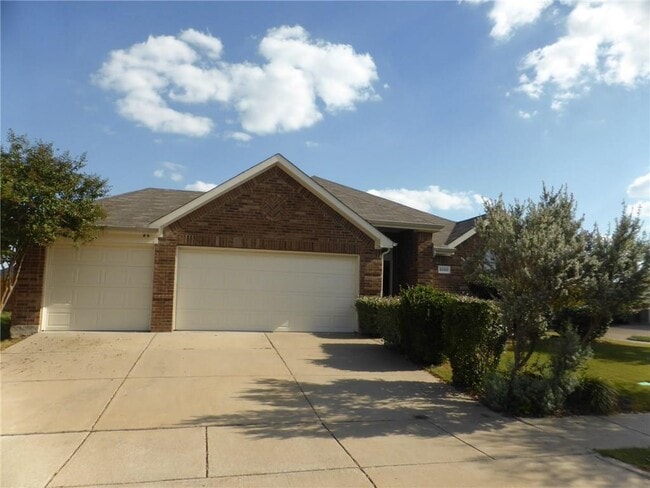 Building Photo - 2000 Bayberry Ct