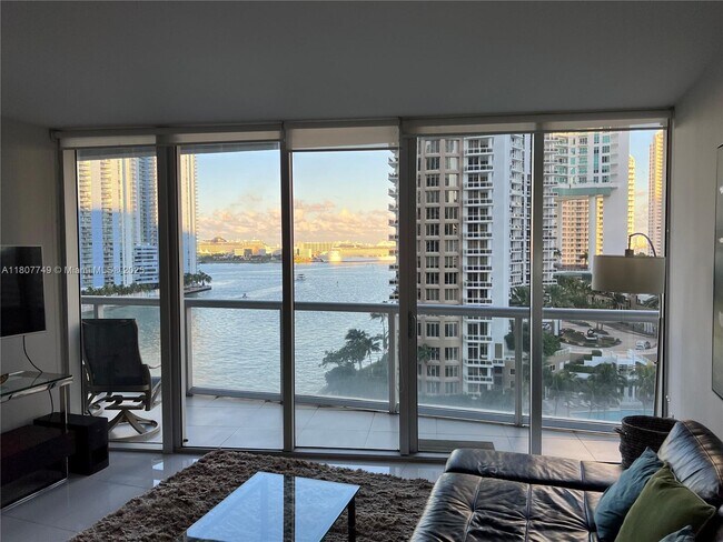 Foto del edificio - 465 Brickell Ave
