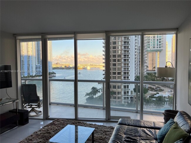 Building Photo - 465 Brickell Ave