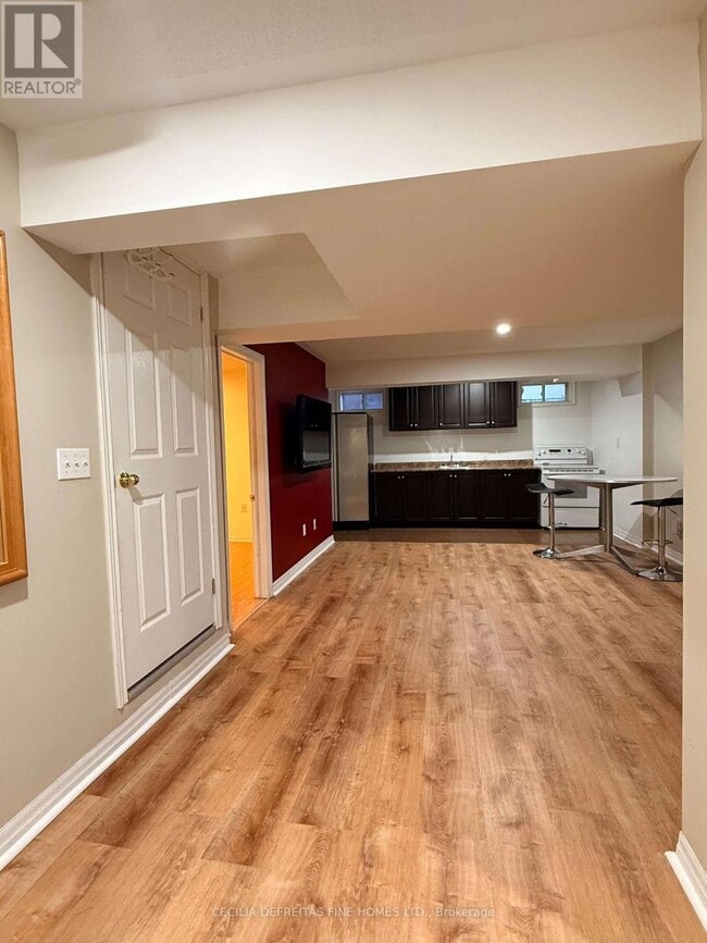 Building Photo - 294 Wildberry Crescent