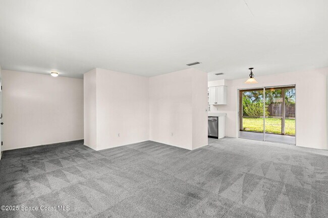 Building Photo - 1010 Flotilla Club Dr