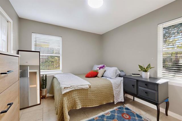 Foto del edificio - 10018 Olmos Dr