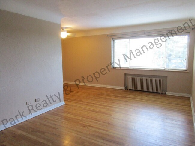 Foto del edificio - 733 E 2nd Ave
