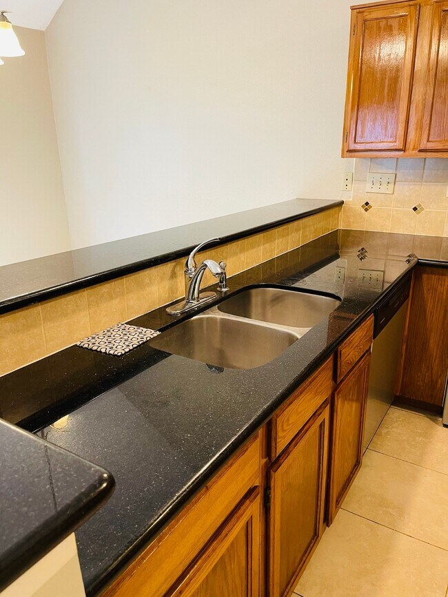 Foto del edificio - 4715 Rainbow Run