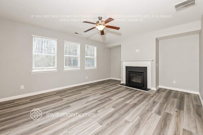 Foto del edificio - 4294 Woodsley Pl