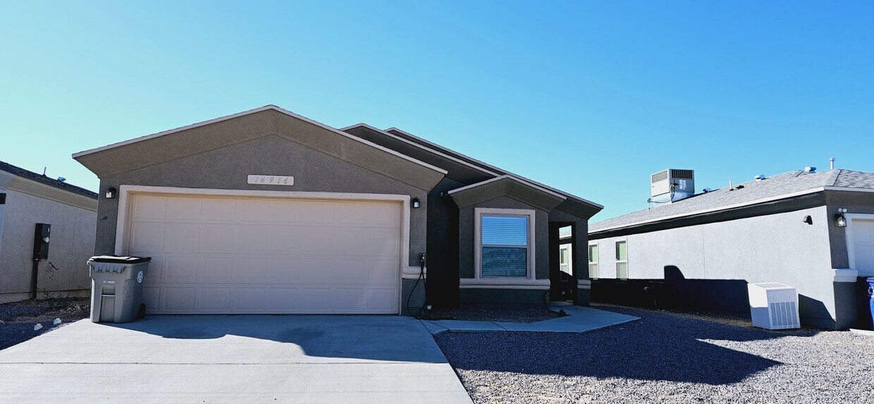 Primary Photo - Gorgeous 3 bedrom, 2 bath home in East El ...
