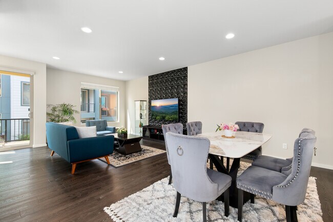 Foto del edificio - 9834-9811 11th Ave SW