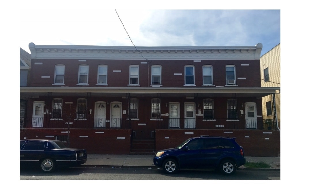 Primary Photo - 32-36 Spencer St