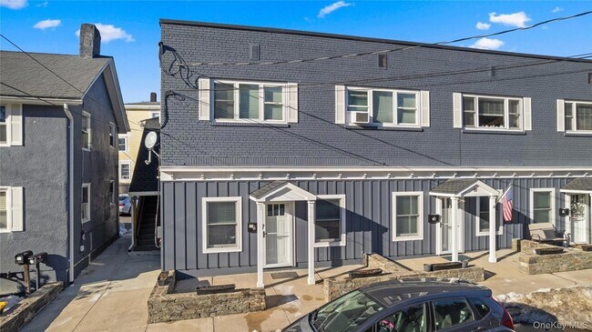 Foto del edificio - 197 Grand St