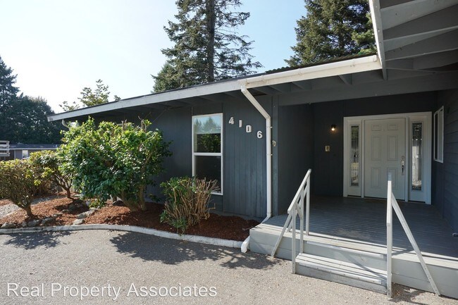 Building Photo - 4 br, 2 bath House - 4106 NE 19th St