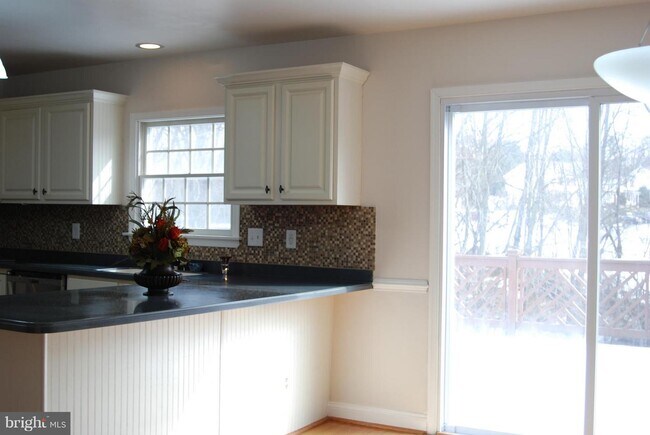 Foto del edificio - 1463 Valbrook Ct N