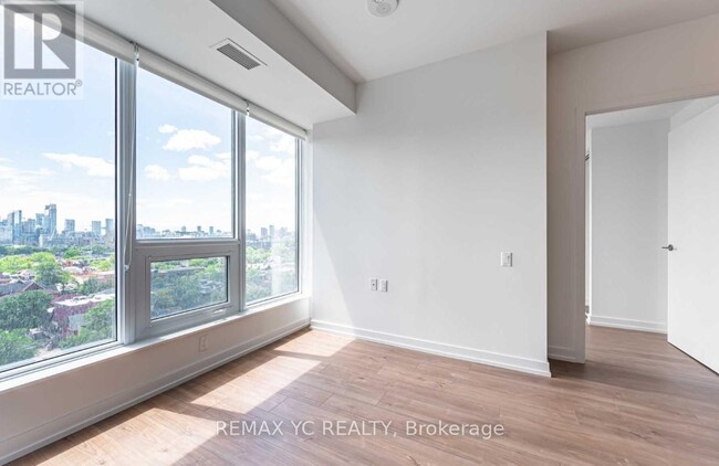 Building Photo - 203 College St