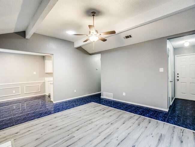 Foto del edificio - 6607 W Lynn Creek Dr