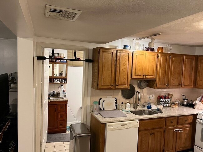 Foto del edificio - 192 E Border Rd