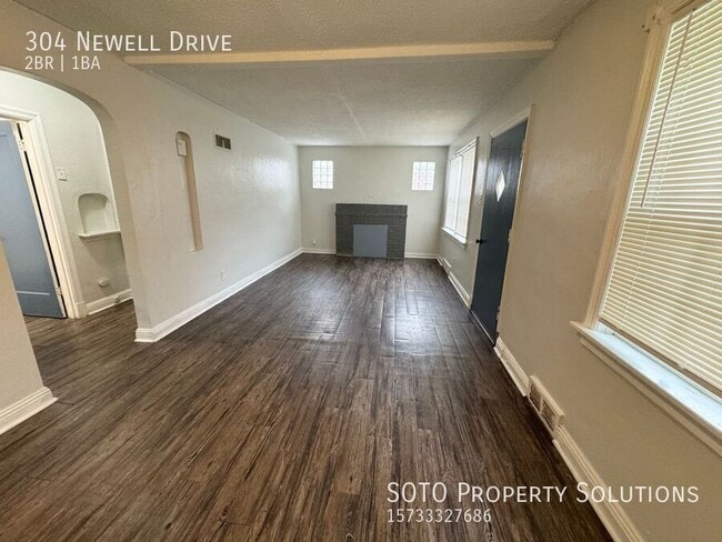 Building Photo - 304 Newell Dr