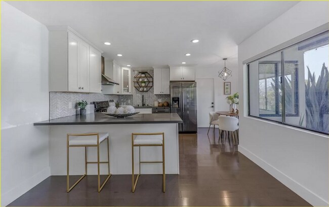 Building Photo - Beautiful Remodeled Home in Menlo Park *Walk to Meta Campus*