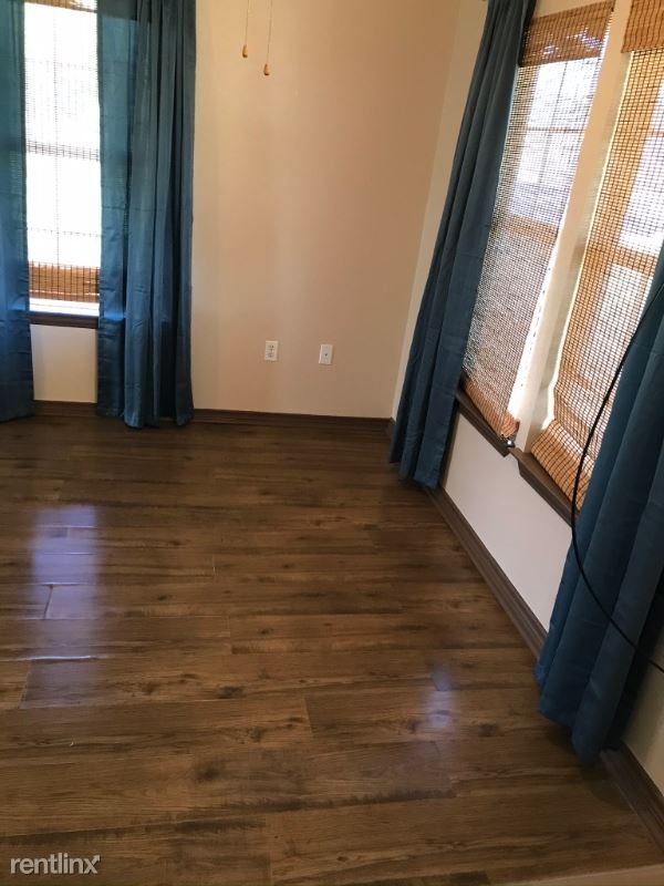 Primary Photo - 5 br, 2 bath House - 62 Delphia Dr
