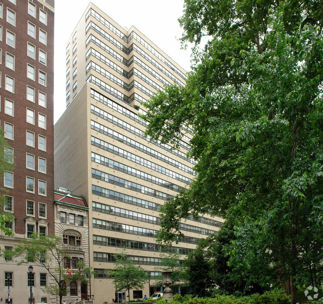 Building Photo - Rittenhouse Savoy