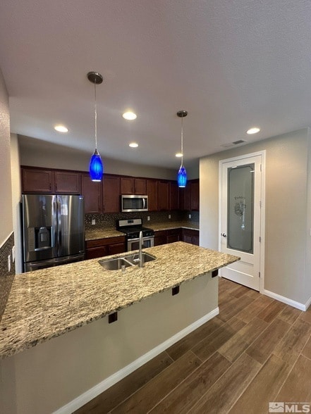 Foto del edificio - 6016 Barrett Ct