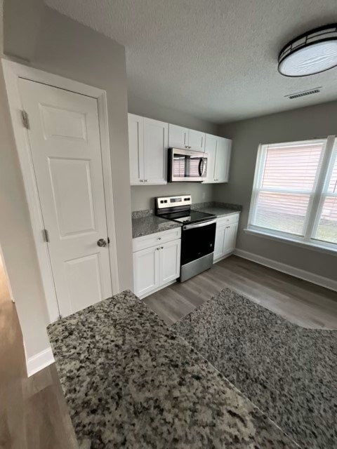 Building Photo - "Newly renovated home in well located community for rent"