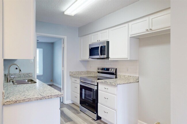 Foto del edificio - 14147 Misty Meadow Ln