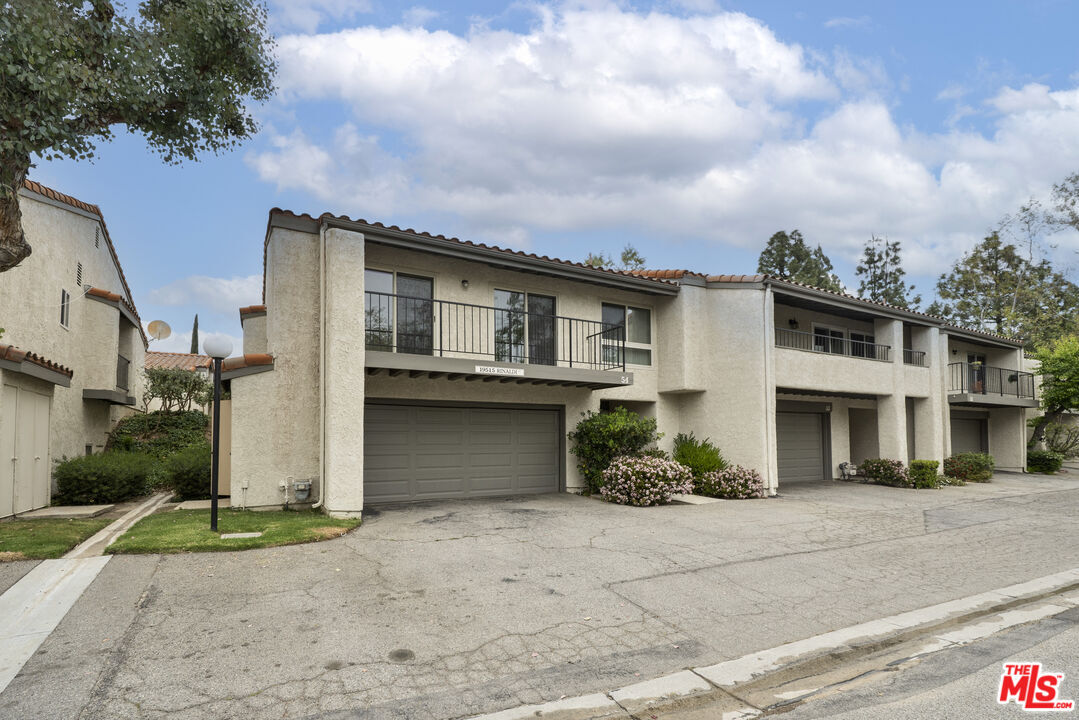 Foto principal - 19515 Rinaldi St