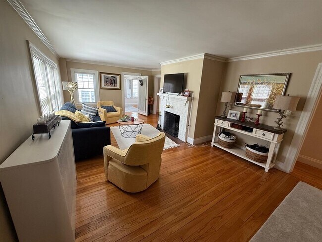 Foto del edificio - 66 Westchester Rd