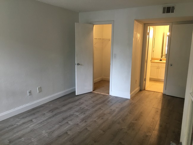 Master Bedroom with walking closet and bathro - 4512 Commander Dr